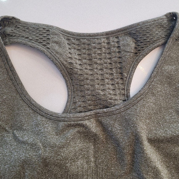 Yoga pants and bra set - size Medium - Picture 5 of 16